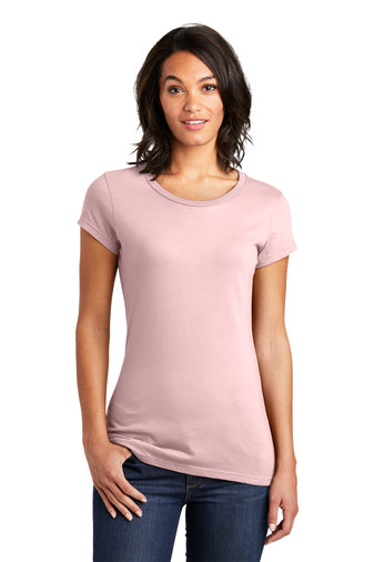 District Women’s Fitted Very Important Tee