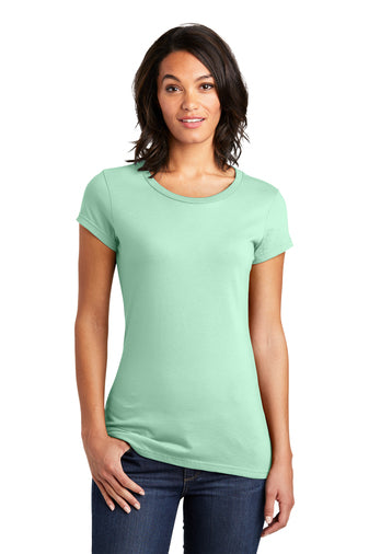 District Women’s Fitted Very Important Tee