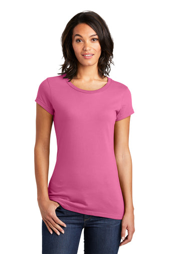 District Women’s Fitted Very Important Tee