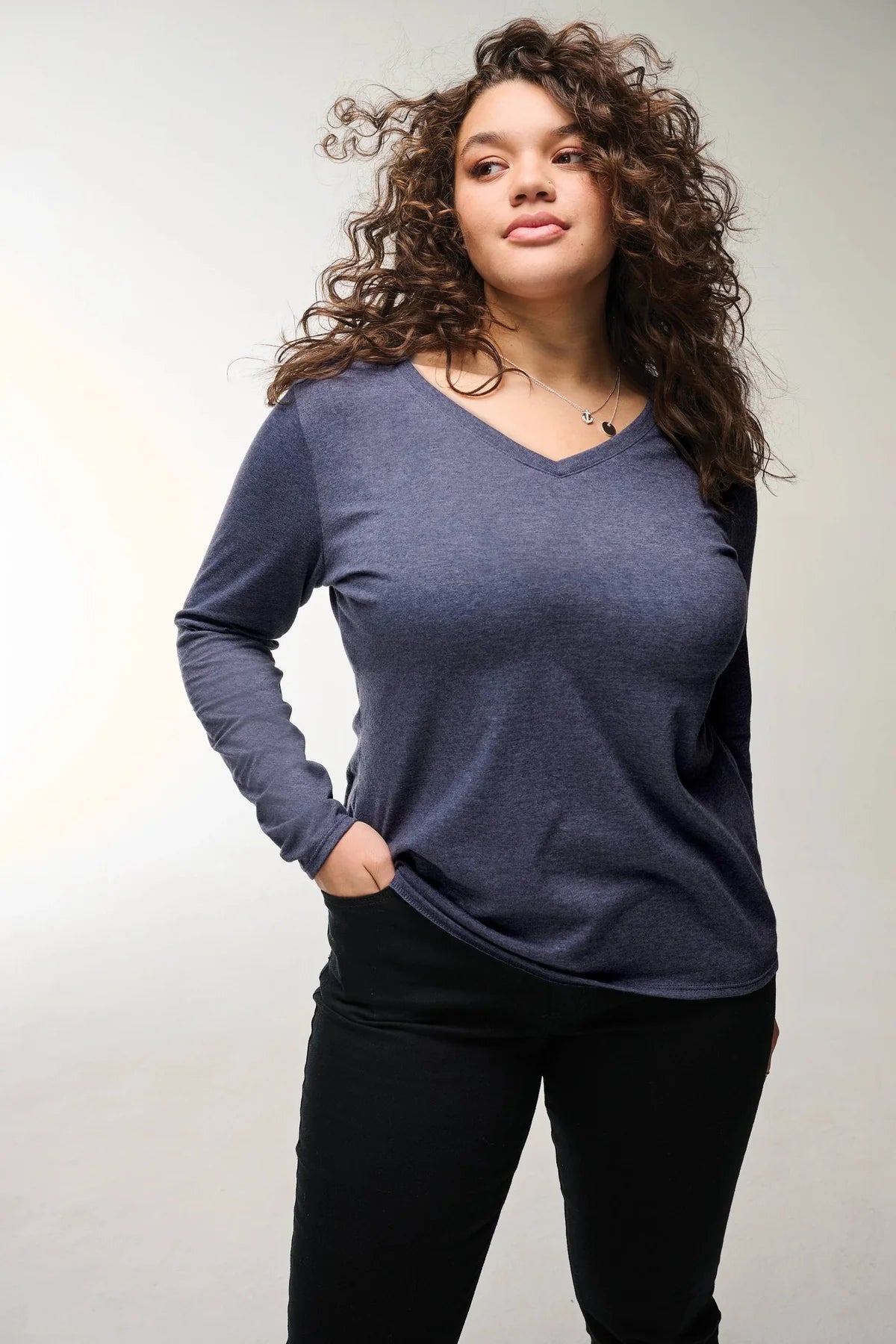 District Women’s Very Important Tee Long Sleeve V-Neck
